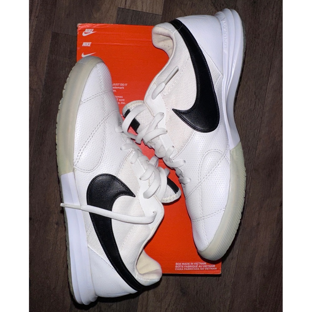 NIKE Premier ll SALA